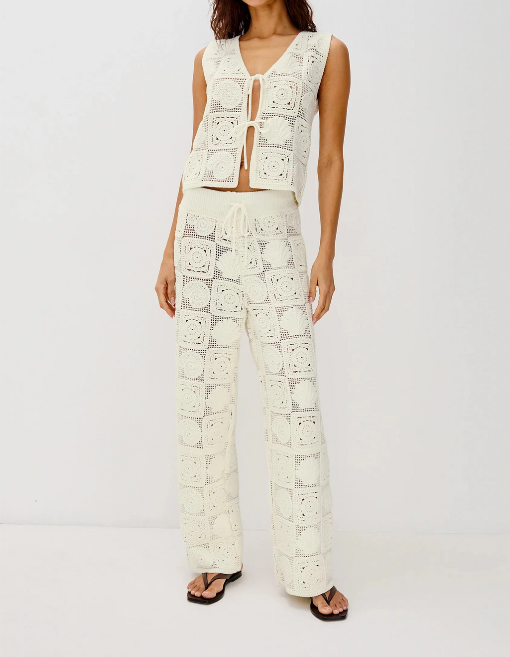 White Sea Shell Crochet Paz Top