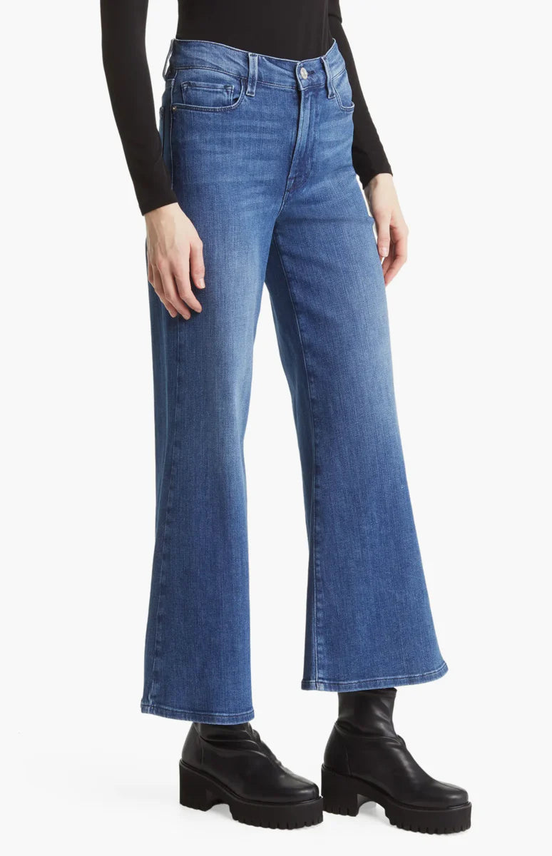 Le Palazzo Crop-Temple